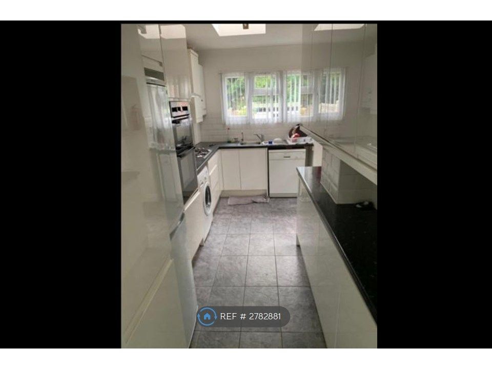 Property photo 2 of 12 Kitchen