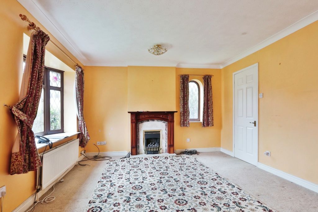Property photo 2 of 13 2981615