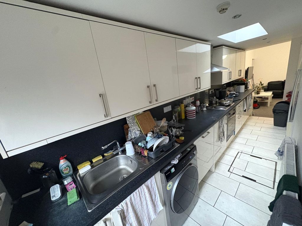 Property photo 3 of 14 Whatsapp Image 2025-12-02 At 10.52.18 (5)