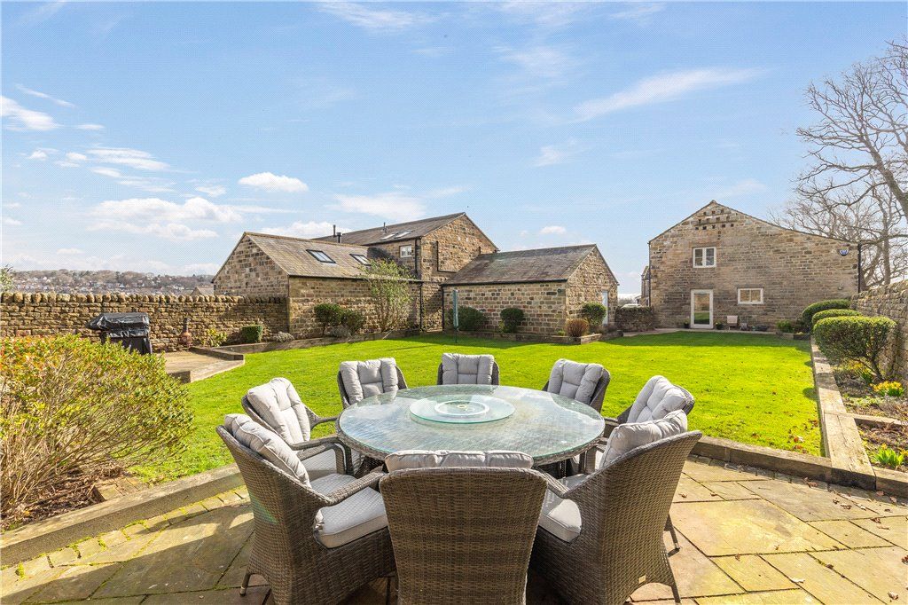 Property photo 1 of 34 Rear Garden