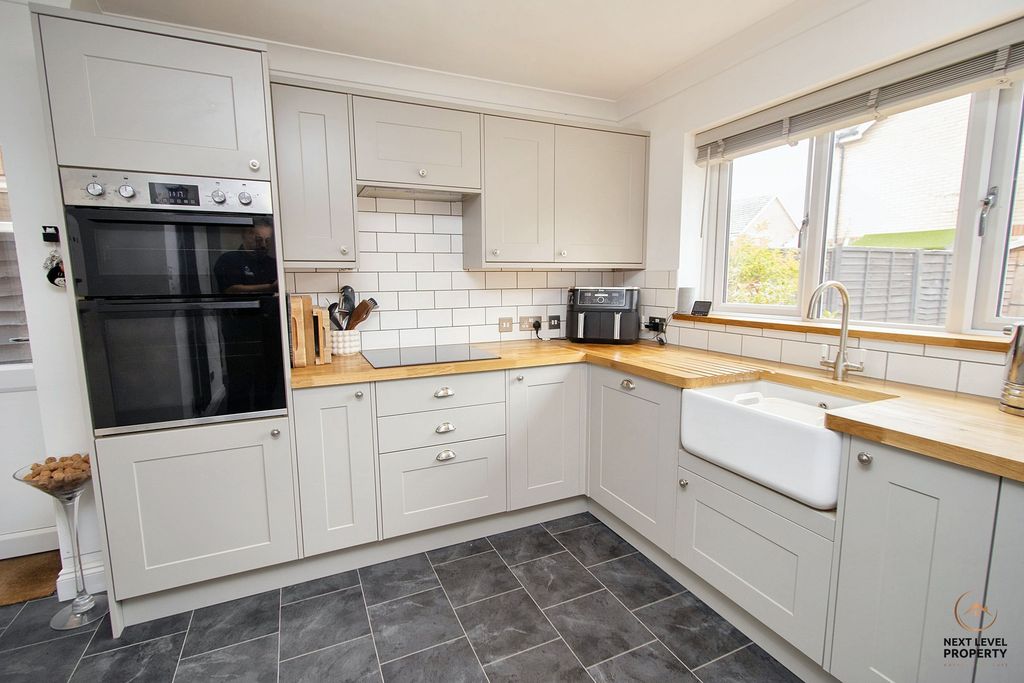 Property photo 3 of 22