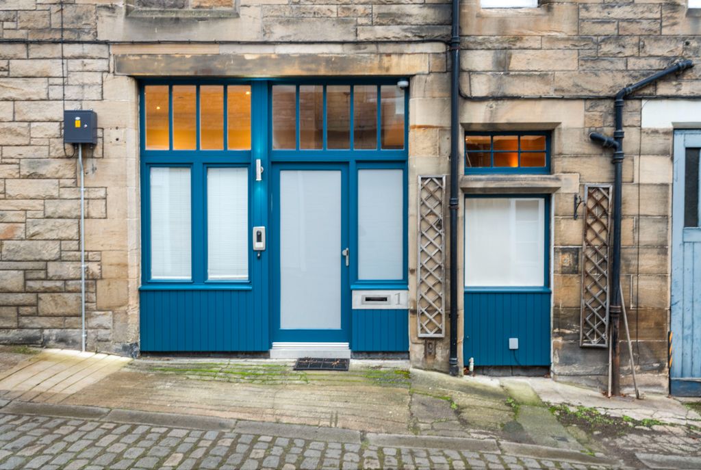 Property photo 1 of 31