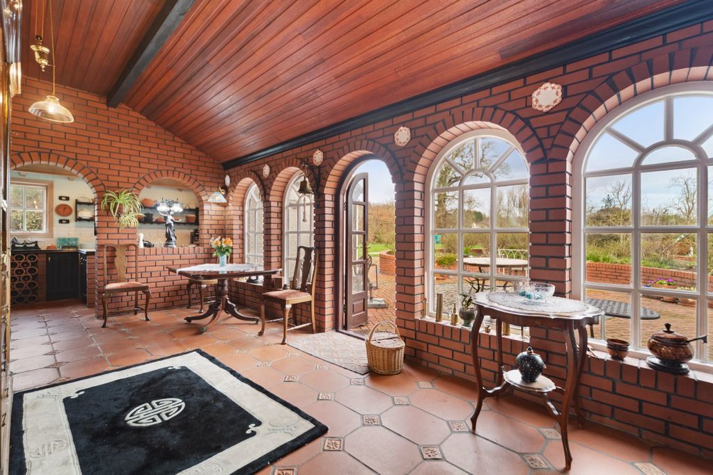 Property photo 3 of 35