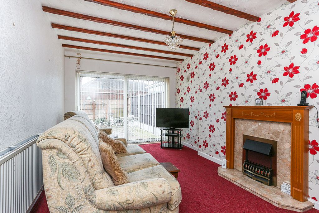 Property photo 3 of 8 Lounge/Dining Room