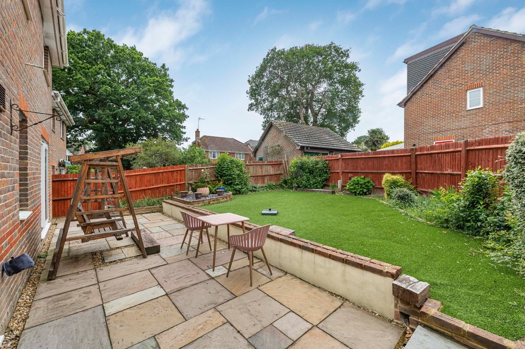 Property photo 2 of 18 Picture No. 17