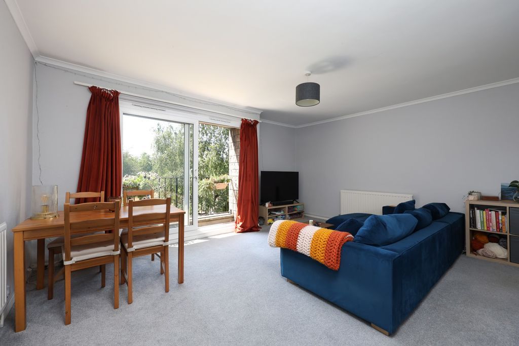 Property photo 1 of 11 Sitting Room