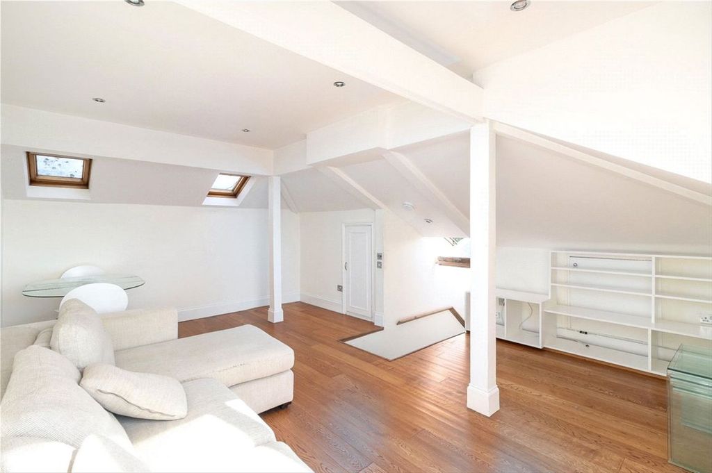 Property photo 3 of 6