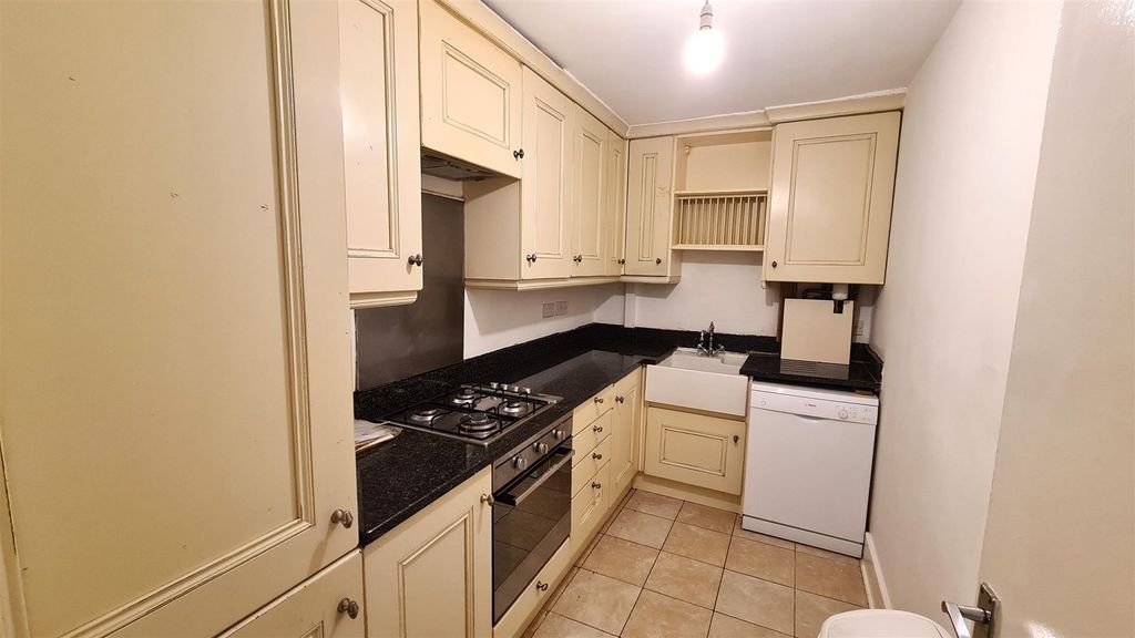 Property photo 3 of 24