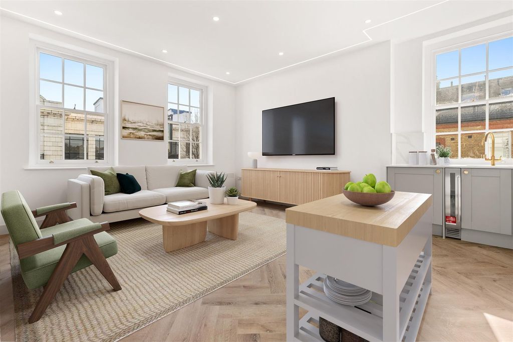 Property photo 1 of 5 Living/Dining/Kitchen