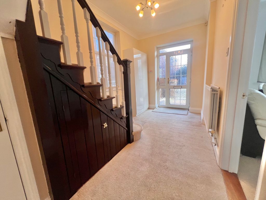 Property photo 2 of 26