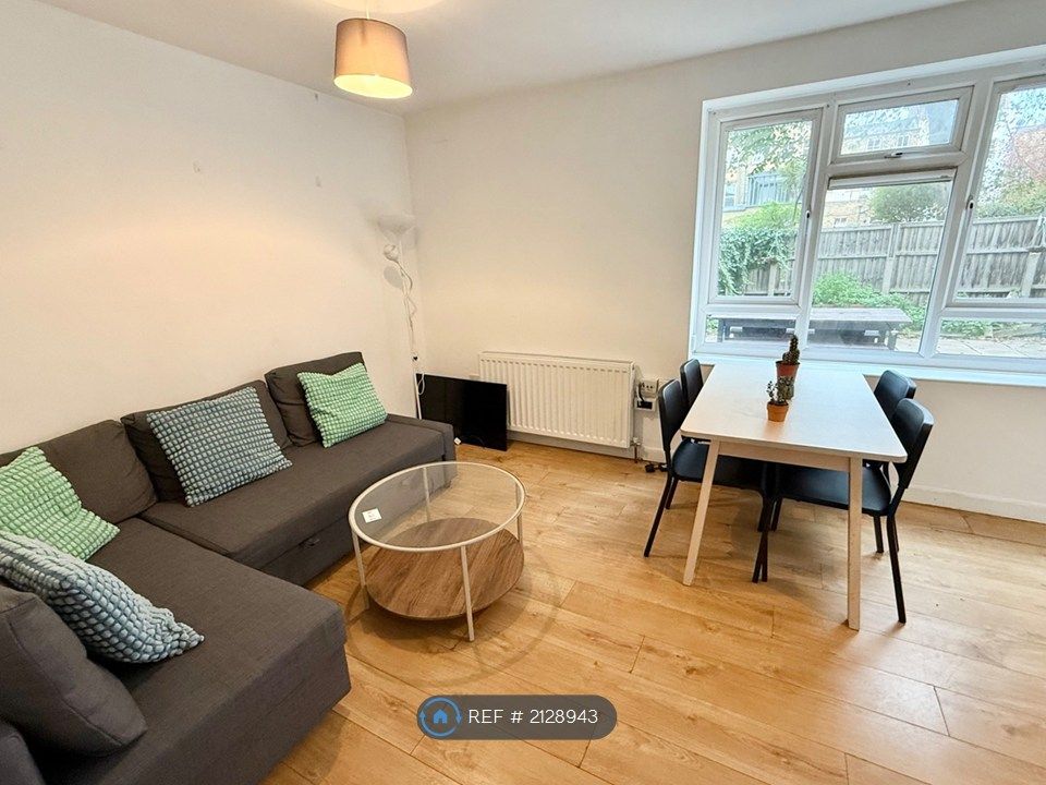 Property photo 1 of 10 Lounge