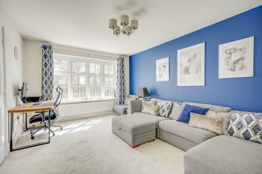 Property photo 2 of 23