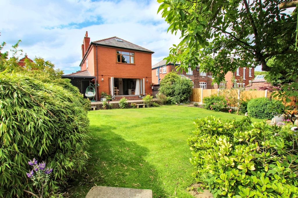 Property photo 3 of 47