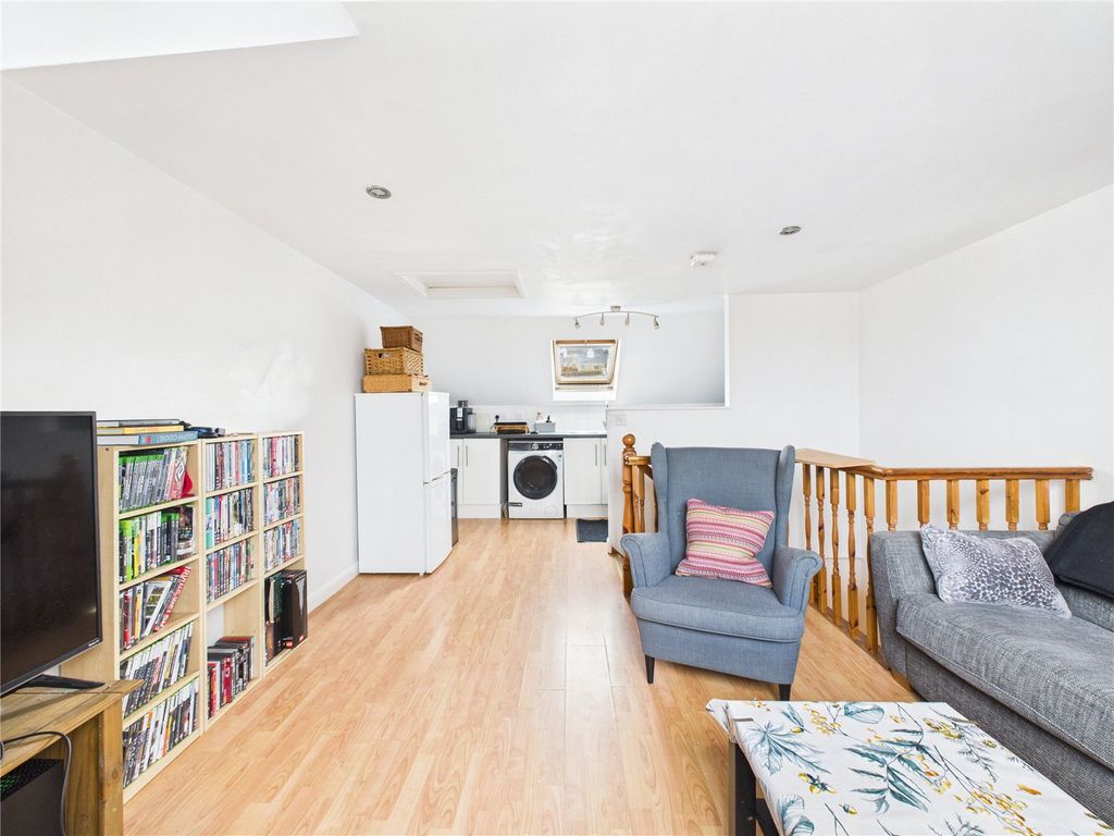 Property photo 2 of 8 Picture No. 08