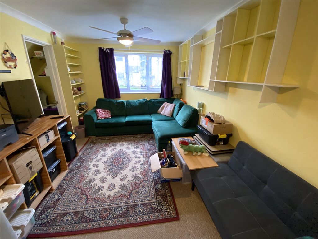 Property photo 3 of 21 Picture No. 16