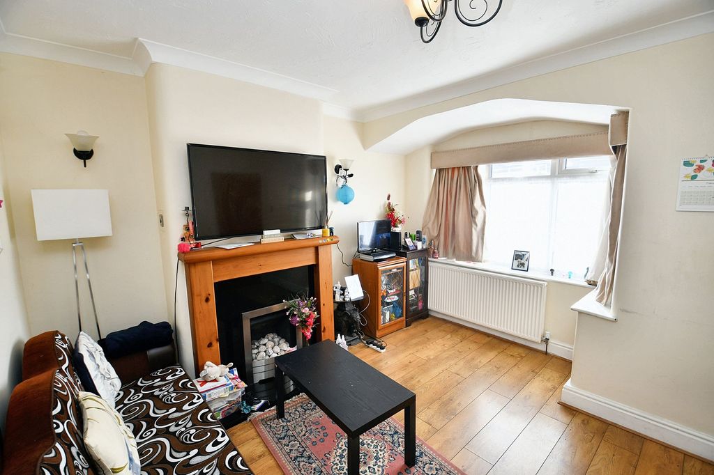 Property photo 3 of 16