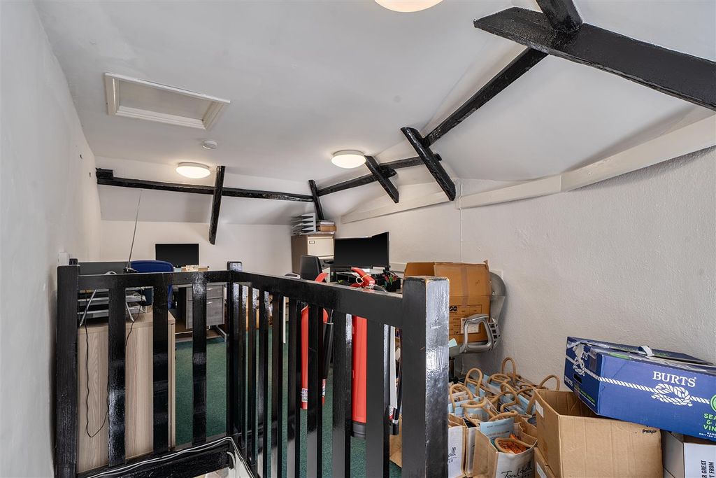 Property photo 3 of 11 1436226-6-69d626A3304F6.Jpg