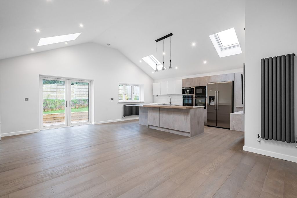 Property photo 2 of 34 Picture No. 09