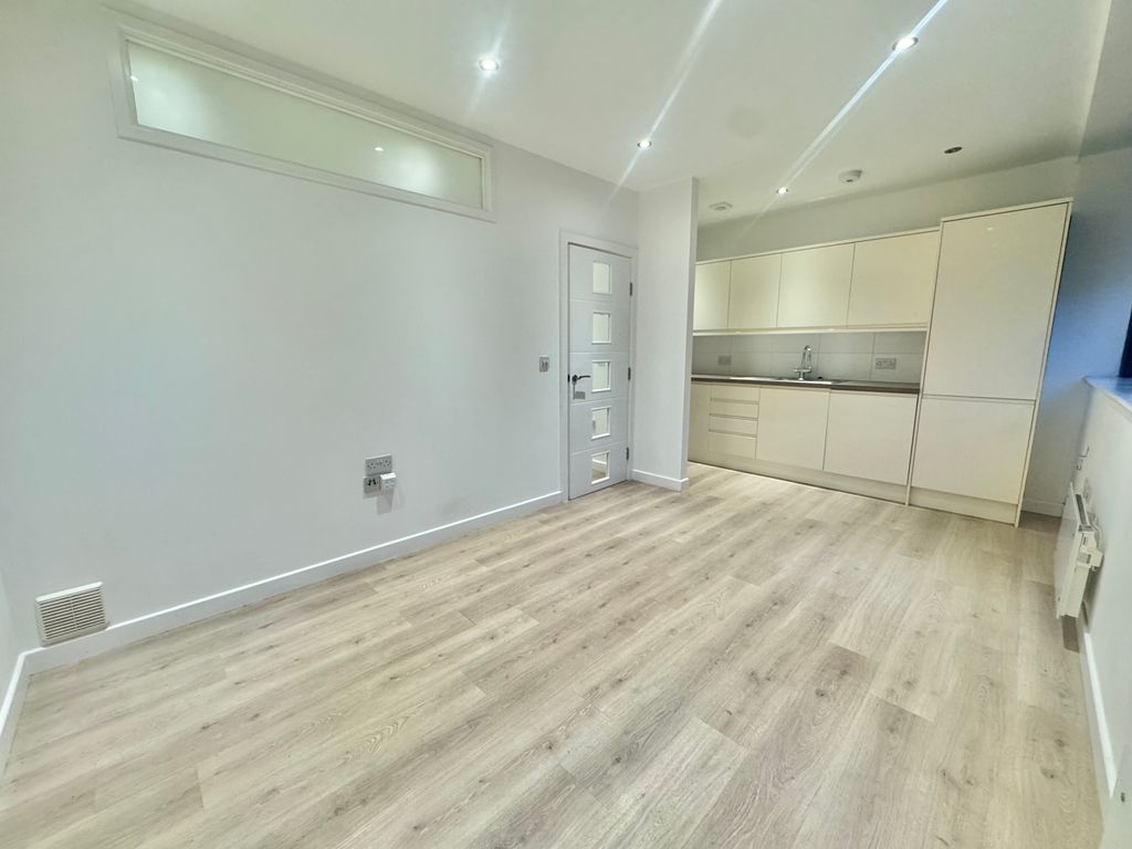 Property photo 1 of 6 Image