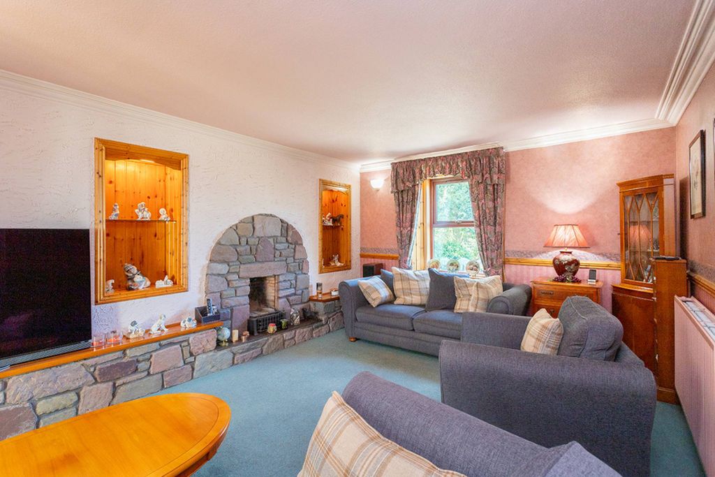 Property photo 2 of 38