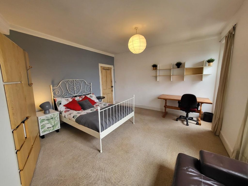 Property photo 1 of 10 Cheltenham...Jpg