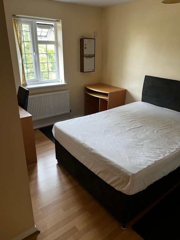 Property photo 1 of 3