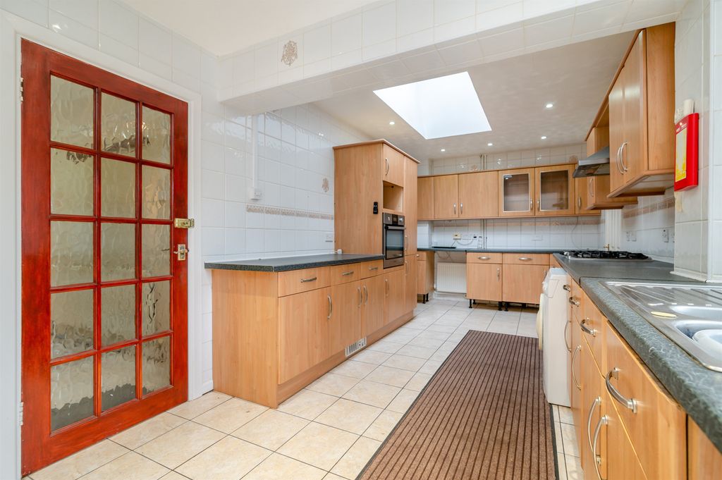 Property photo 2 of 22