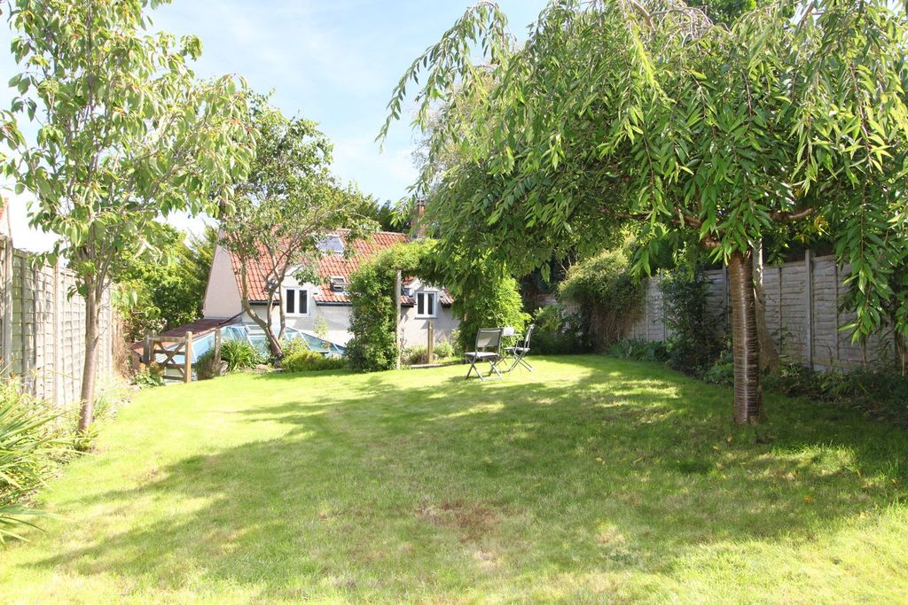 Property photo 2 of 19