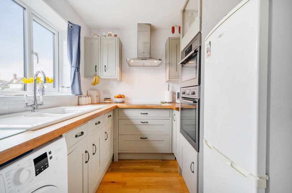 Property photo 2 of 19 2 - 1410028-11-6989F1...