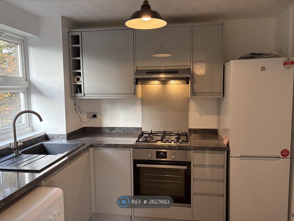 Property photo 1 of 10 Kitchen