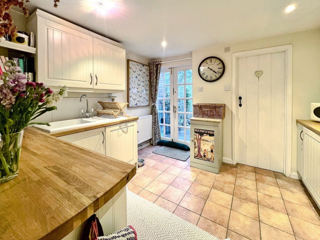 Property photo 2 of 17 Kitchen