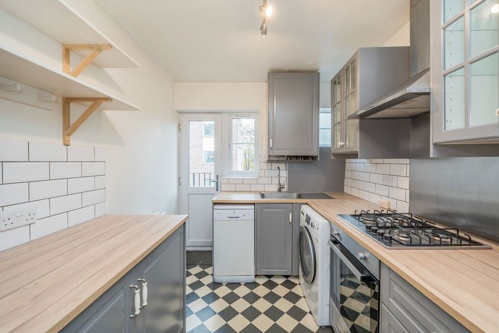 Property photo 3 of 5