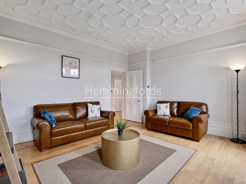 Property photo 3 of 13