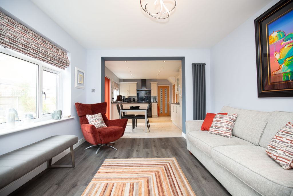 Property photo 2 of 29 Untitled-10