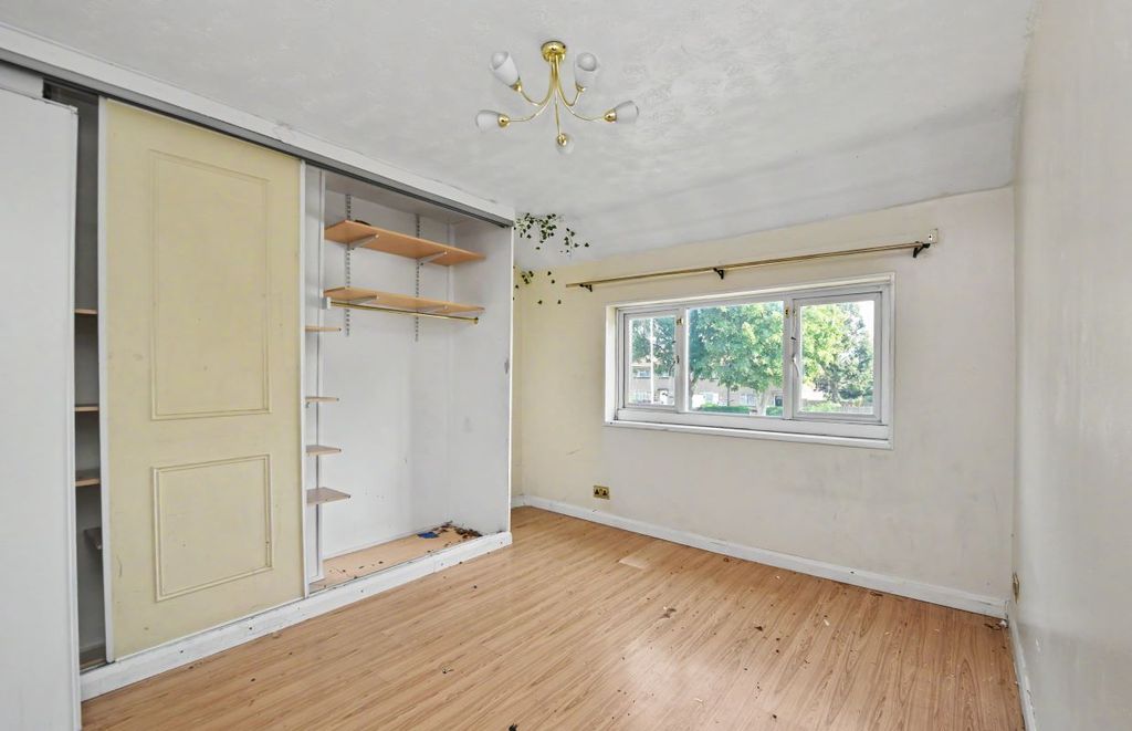 Property photo 3 of 7