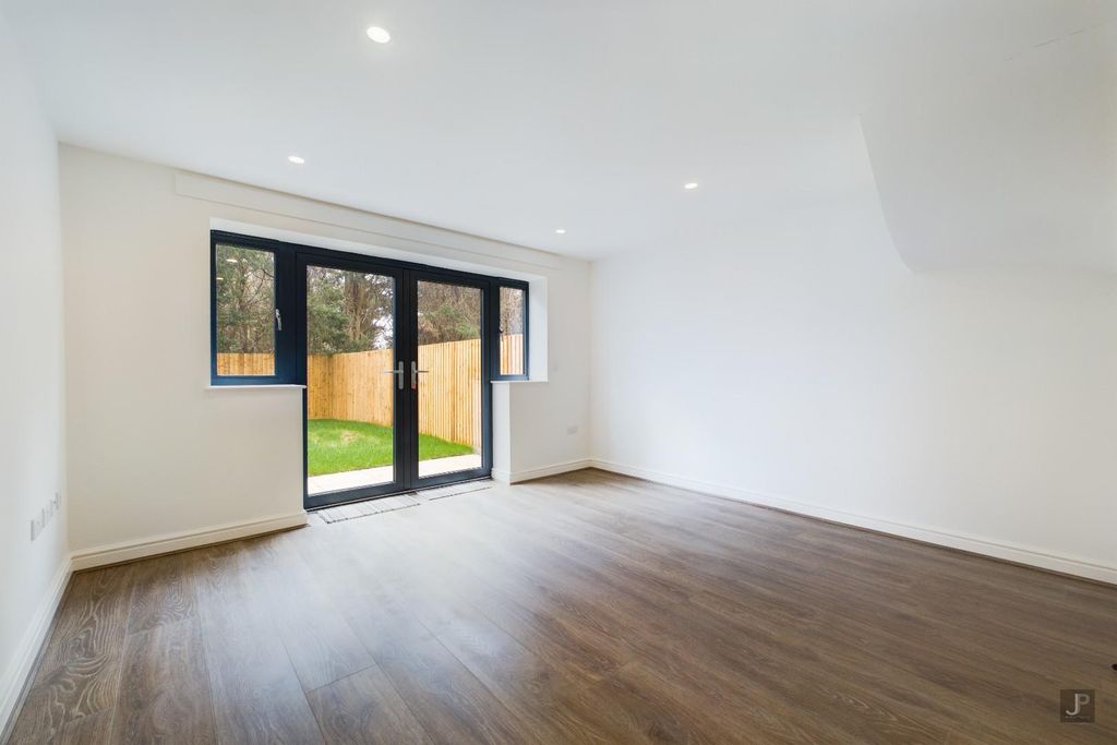 Property photo 3 of 16 Cam01632G0-Pr0014-Still005.Jpg