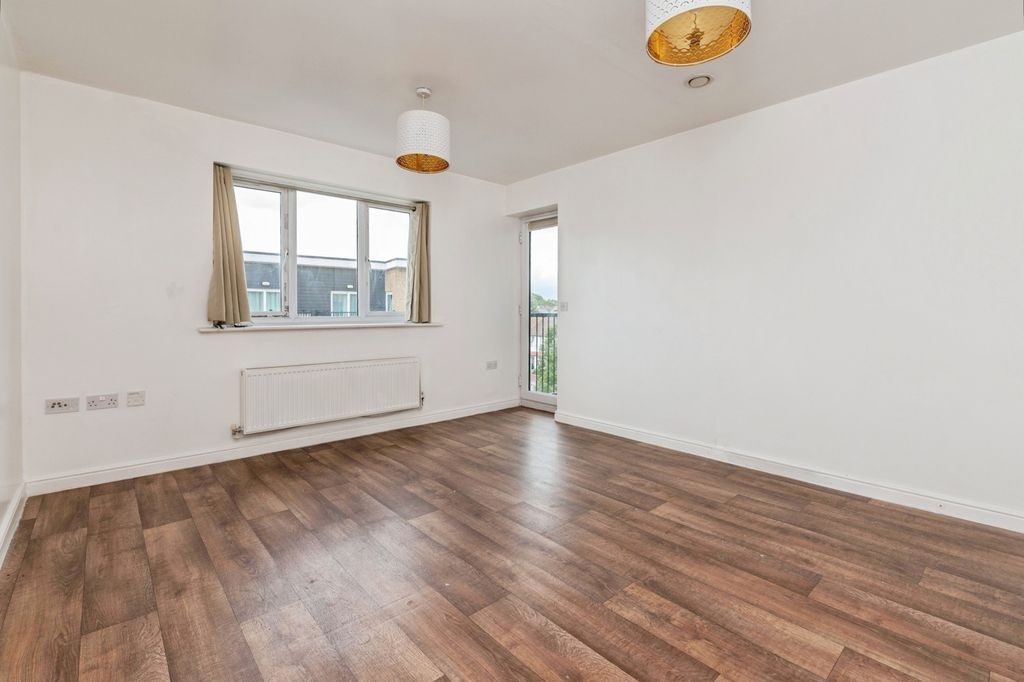 Property photo 3 of 14 Photo