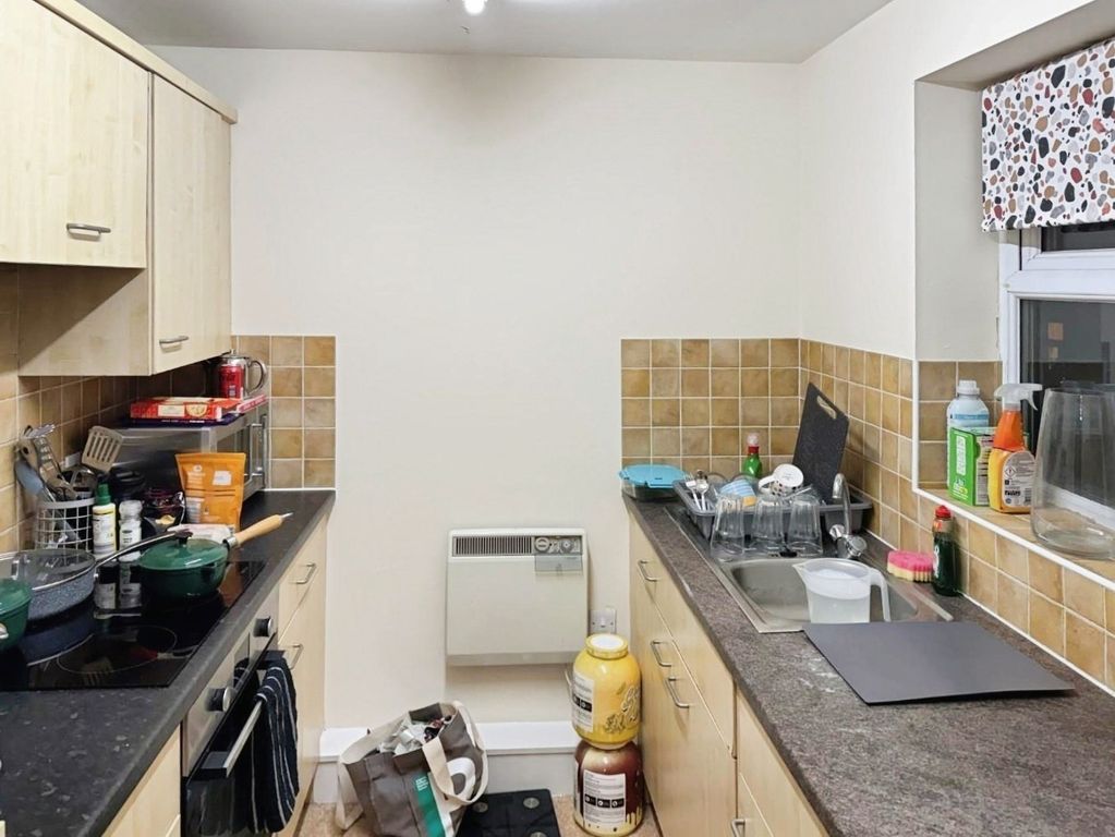 Property photo 3 of 9 Kitchen