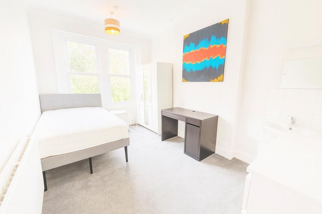 Property photo 1 of 12 Chatgpt Image Sep 9, 2025, 02_26_02 Pm.Png