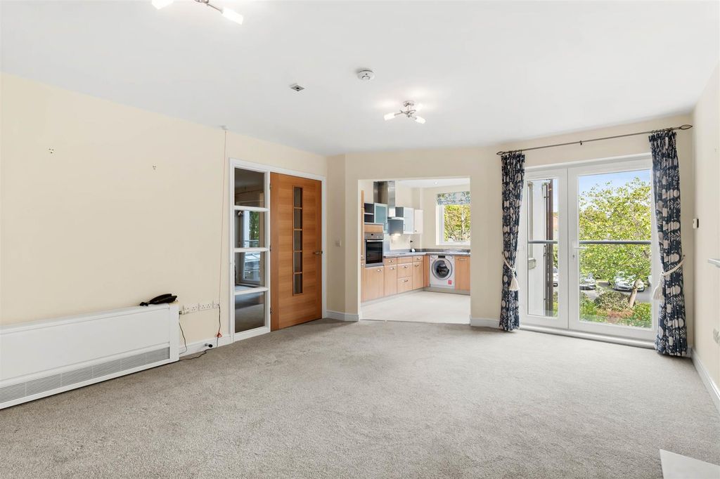 Property photo 3 of 12