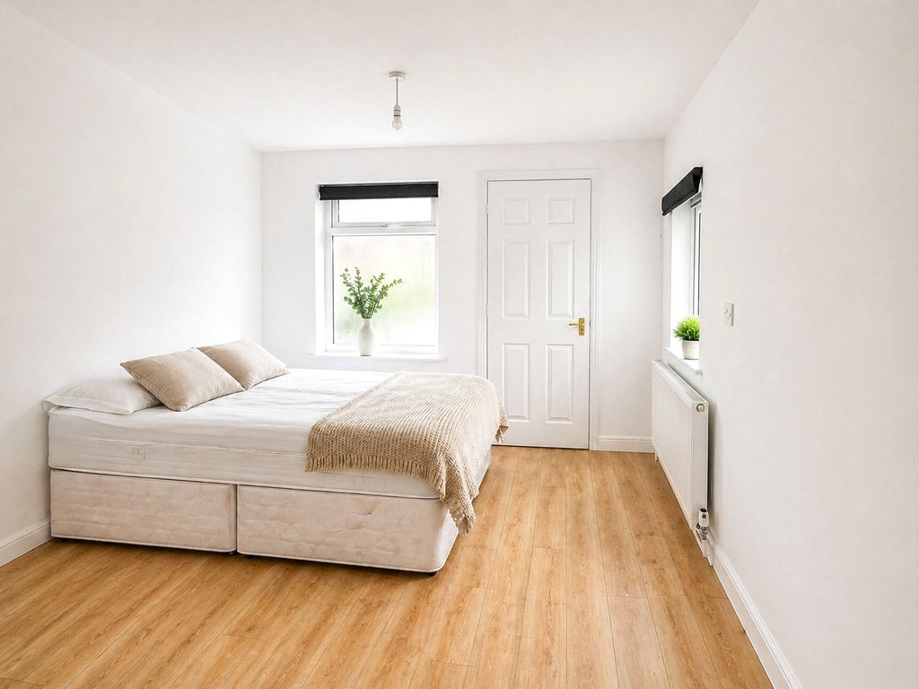 Property photo 3 of 4 Picture No. 06