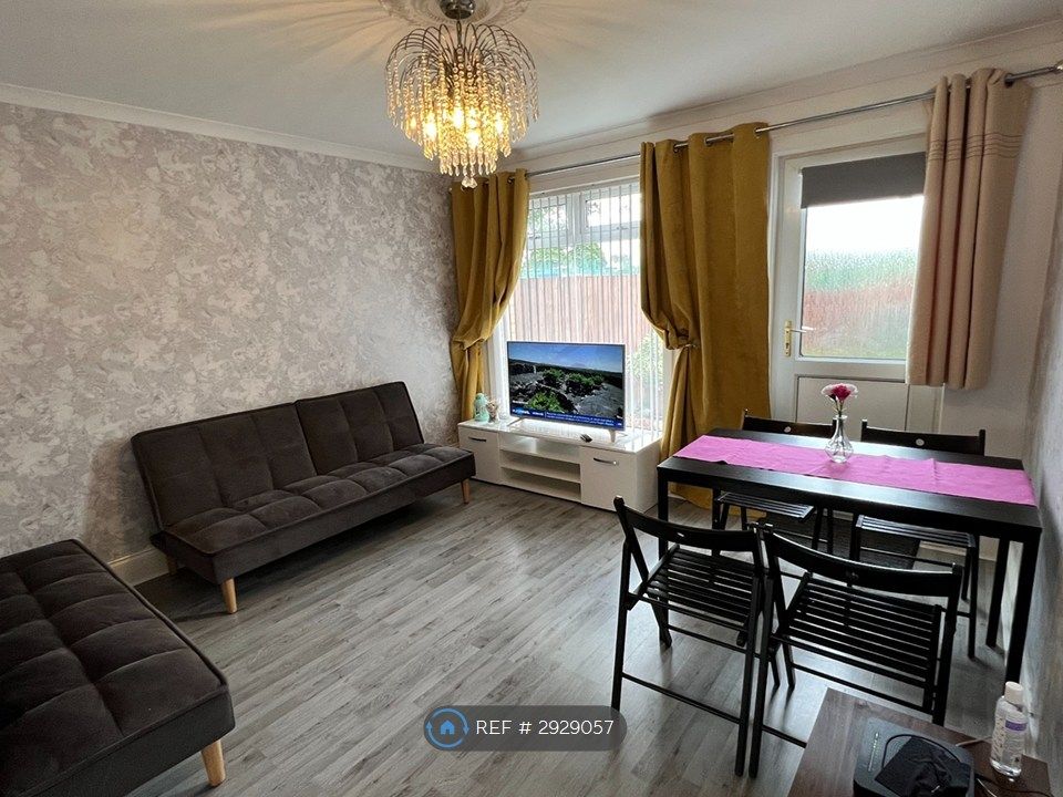 Property photo 3 of 16 Lounge With Dining