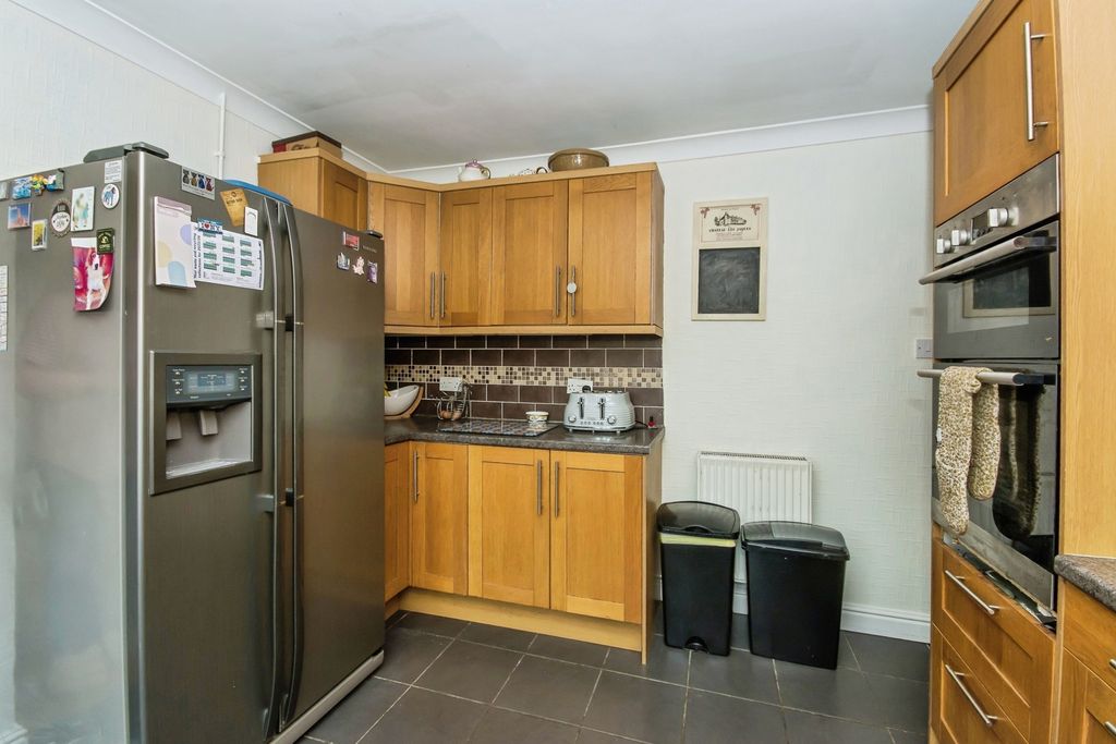 Property photo 3 of 17 Photo