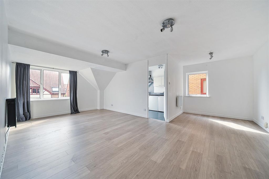 Property photo 2 of 18 1310321-12-684Be5A74Fa97.Jpg