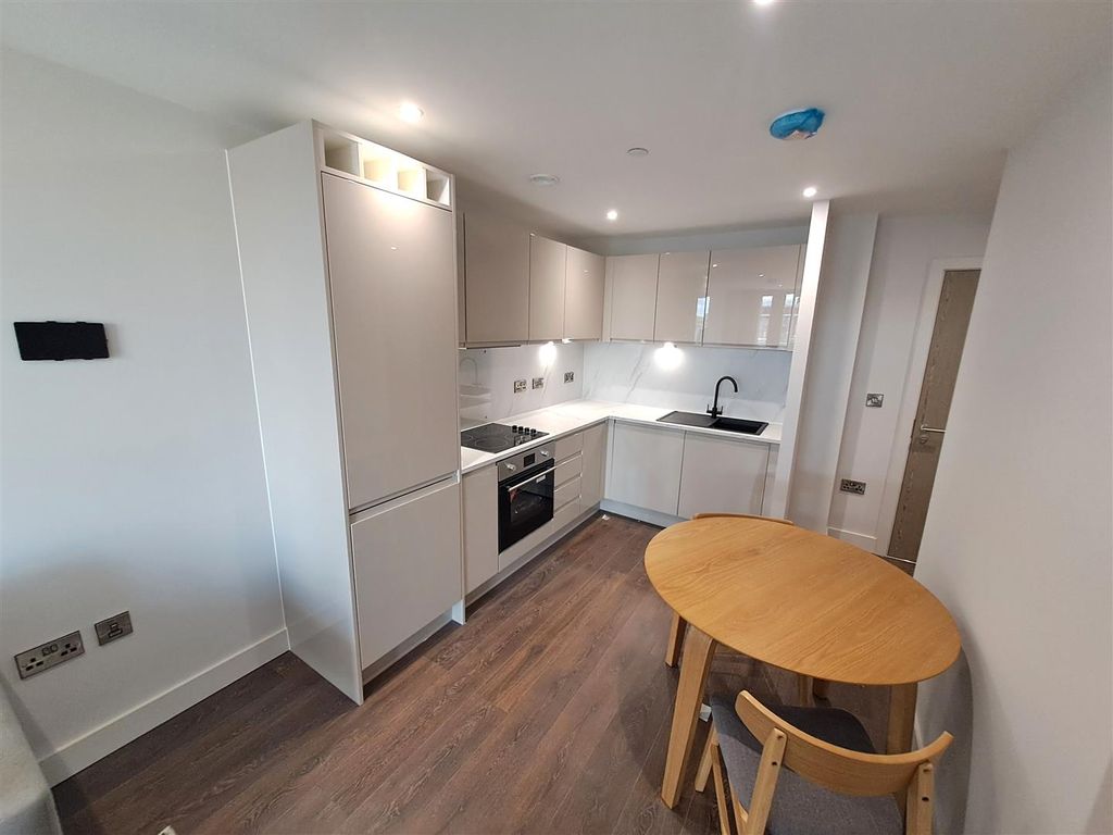 Property photo 2 of 12 501 4.Jpg