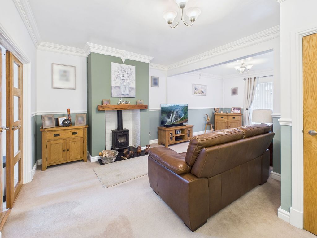 Property photo 2 of 33