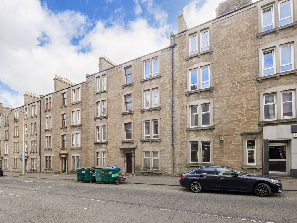 Property photo 1 of 9 Front