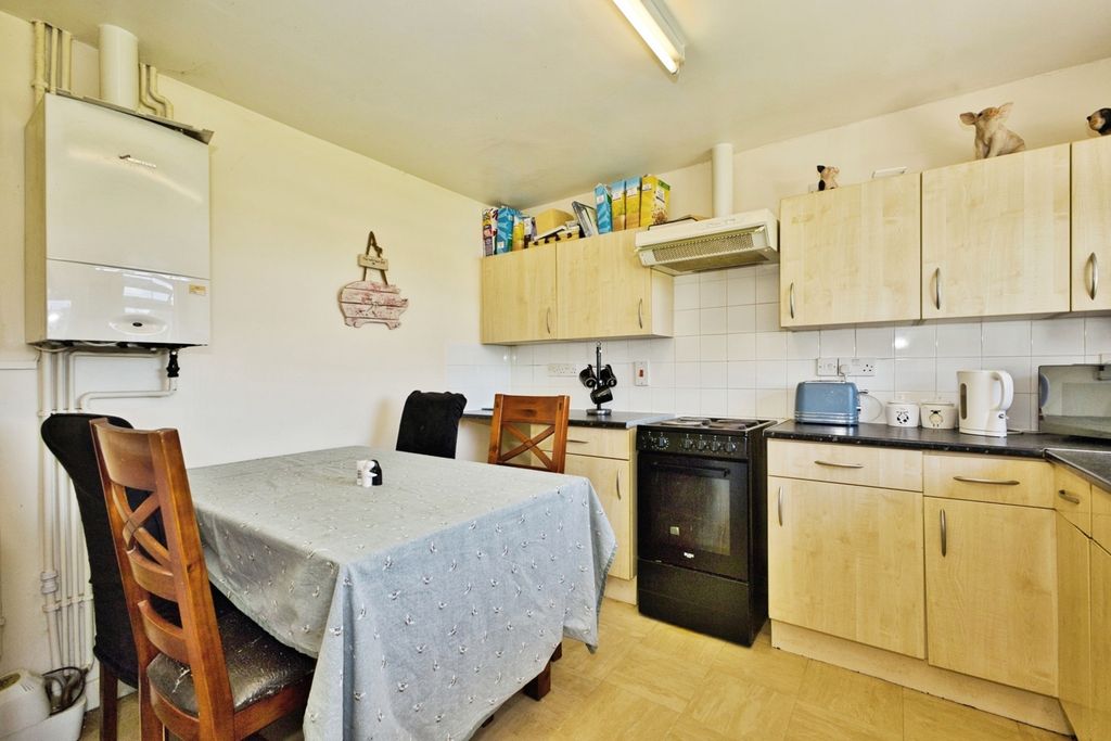 Property photo 3 of 15 Kitchen