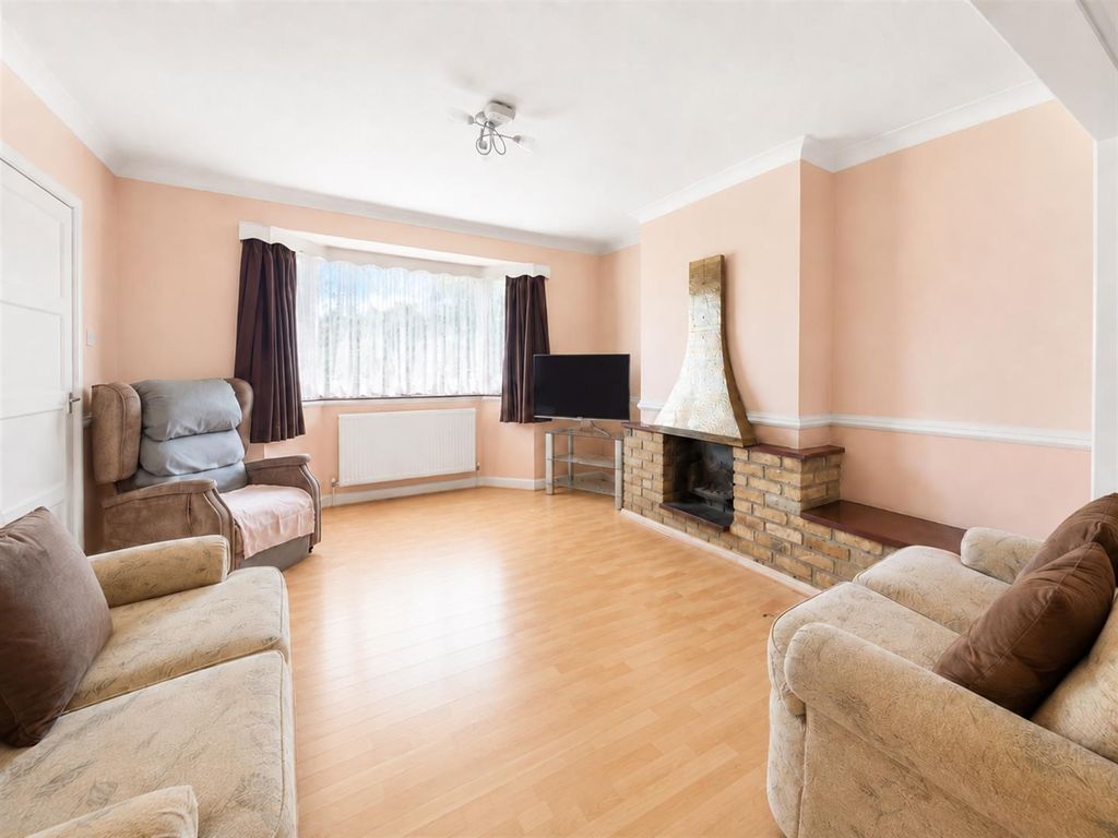Property photo 2 of 21 E9d2A927-F15A-4918-9Fcc-d846F8E05E4A.Png