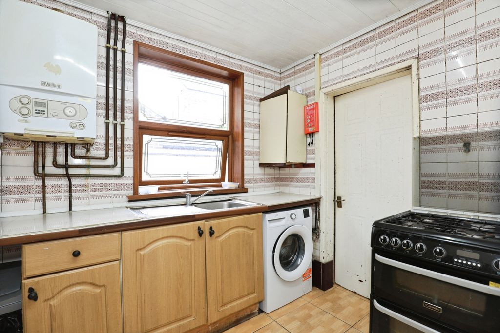 Property photo 3 of 15